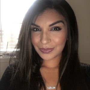 Meet your Posher, Angie